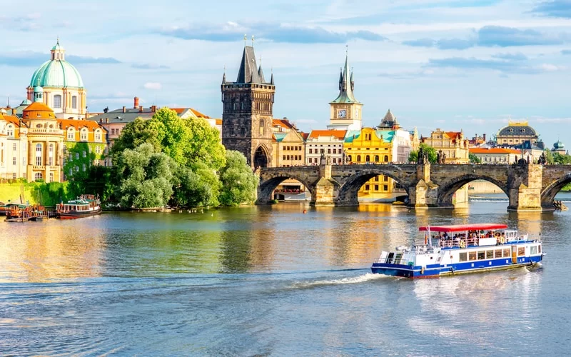 Prag: Tarihin Dokusu İle Büyülenin