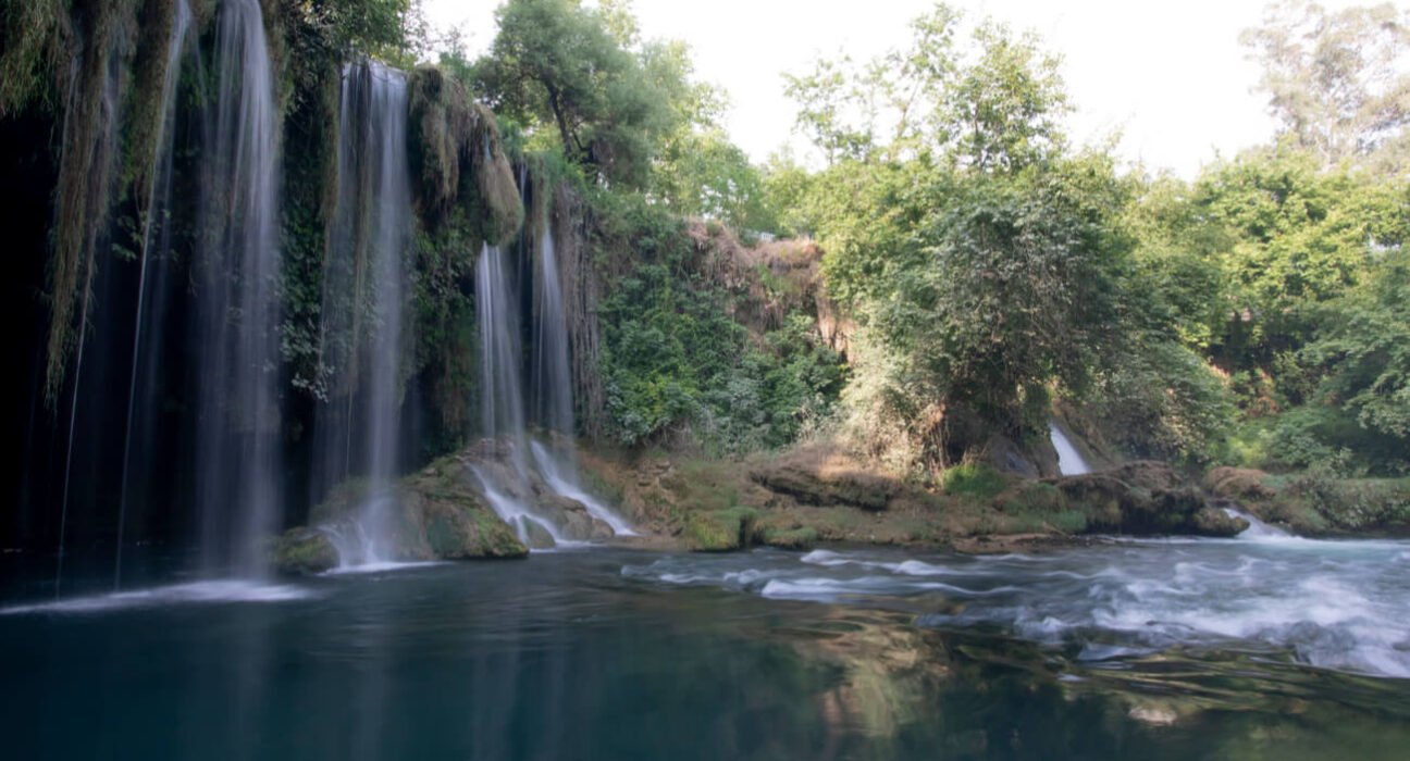 Kalabalıktan Uzaklaşıp Huzur Bulabileceğiniz Şelaleler