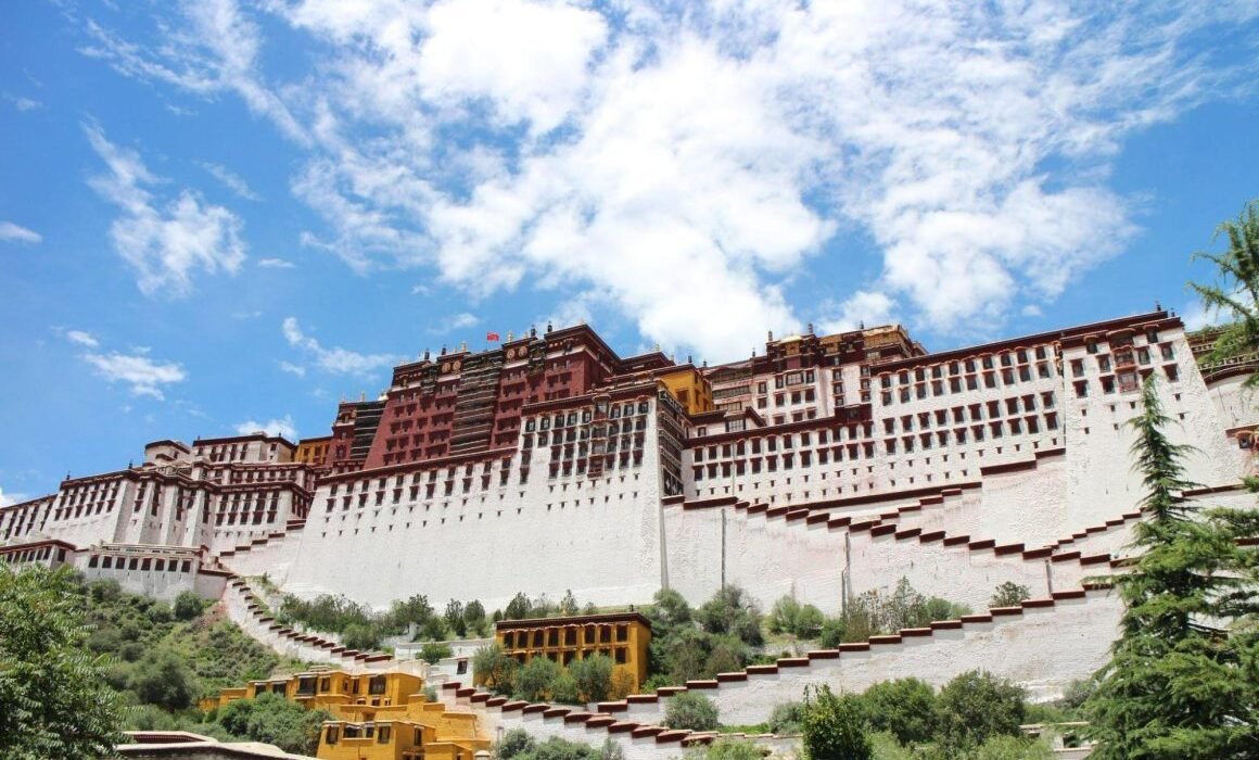 Tibet'in Sessiz Nefesi: Lhasa ve Potala Sarayı Nerede, Ne Özelliklere Sahip?