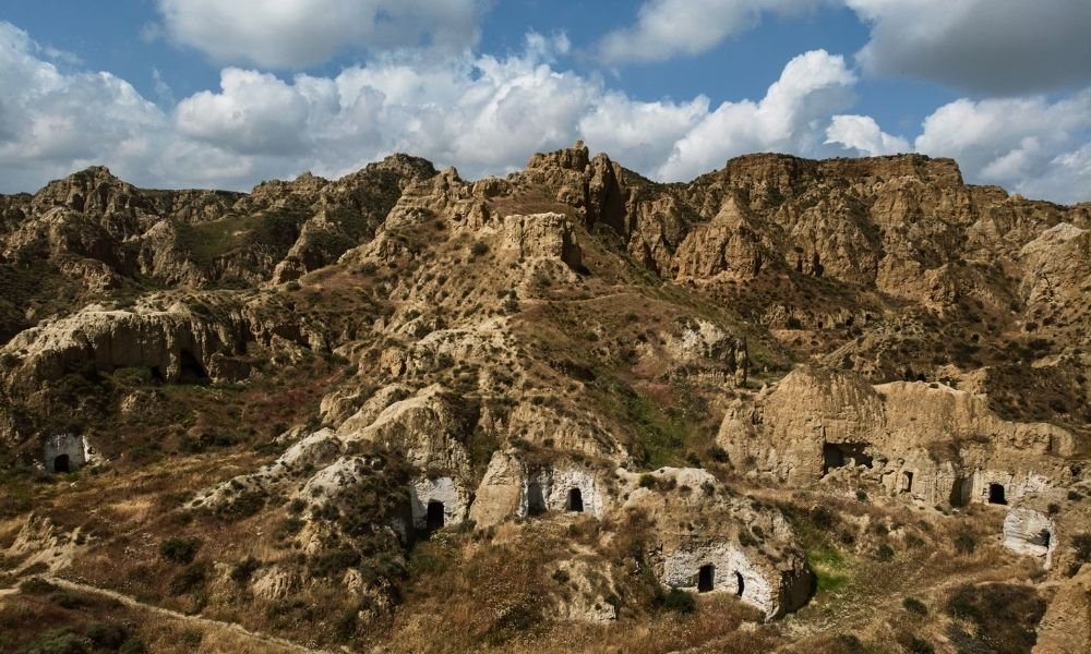 Günümüzde Mağara Yaşantısını Sürdüren Topluluklar