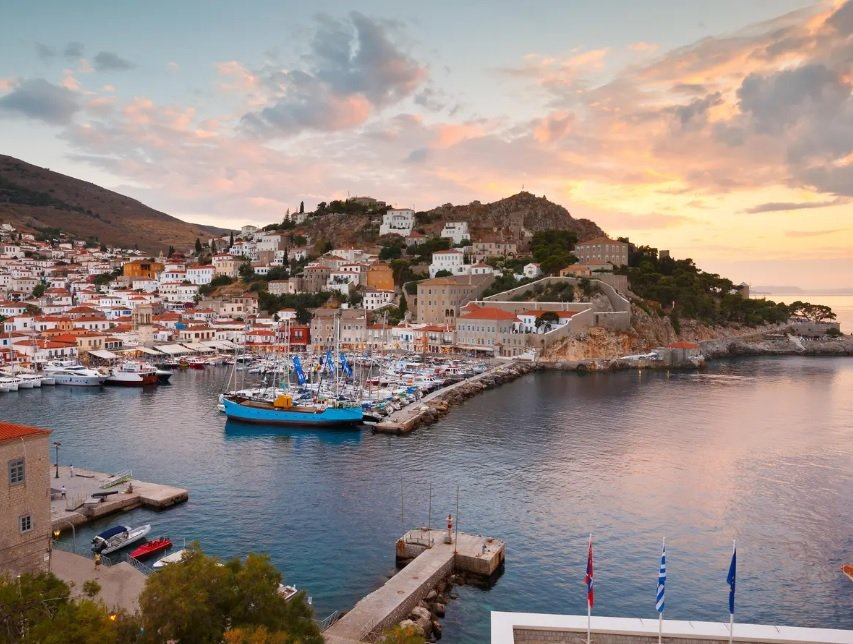 Motorlu Araçların Girişine Kapalı Yunanistan’ın Sessiz Cenneti: Hydra Adası