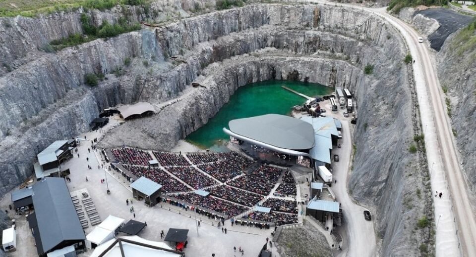 Dalhalla: Kireç Taşı Ocağından Muhteşem Bir Açık Hava Tiyatrosuna Evrilen Mekan
