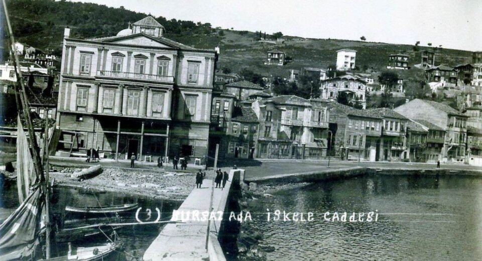 Burgazada Rehberi: İstanbul'un En Huzurlu Adasında Sakinleşin