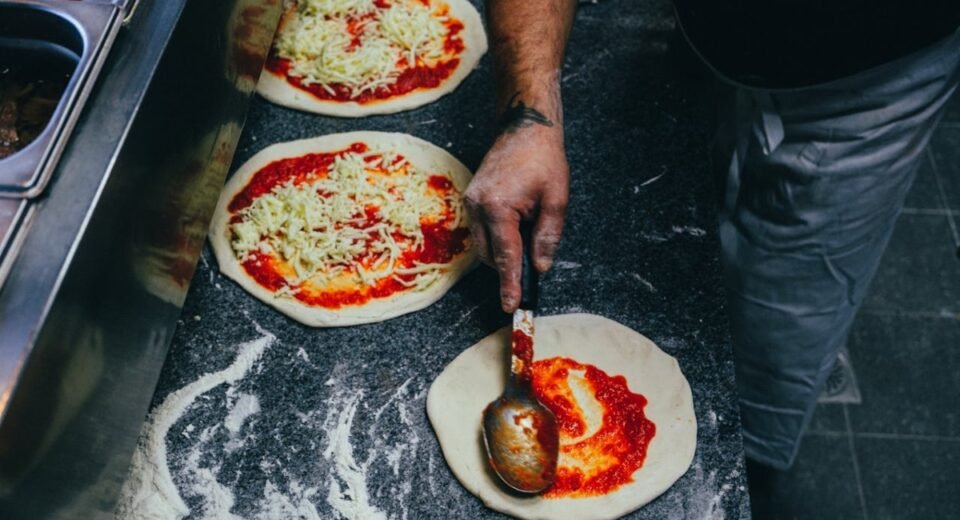 12 Ülkede 12 Farklı Pizza: Muzlu'dan Dönerli'ye Şaşırtıcı Pizza Çeşitleri