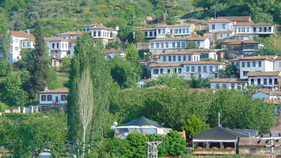 Şirince’de Kısa Bir Köy Gezisi: Çarşı ve Kültür Durakları